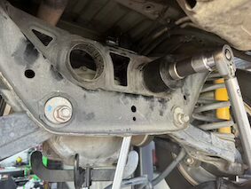 Mitsubishi Pajero rear diff bush replacement